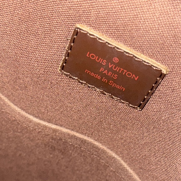 Authentic Louis Vuitton Cabas Beaubourg Damier Shoulder Bag + COA - Picture 9 of 16